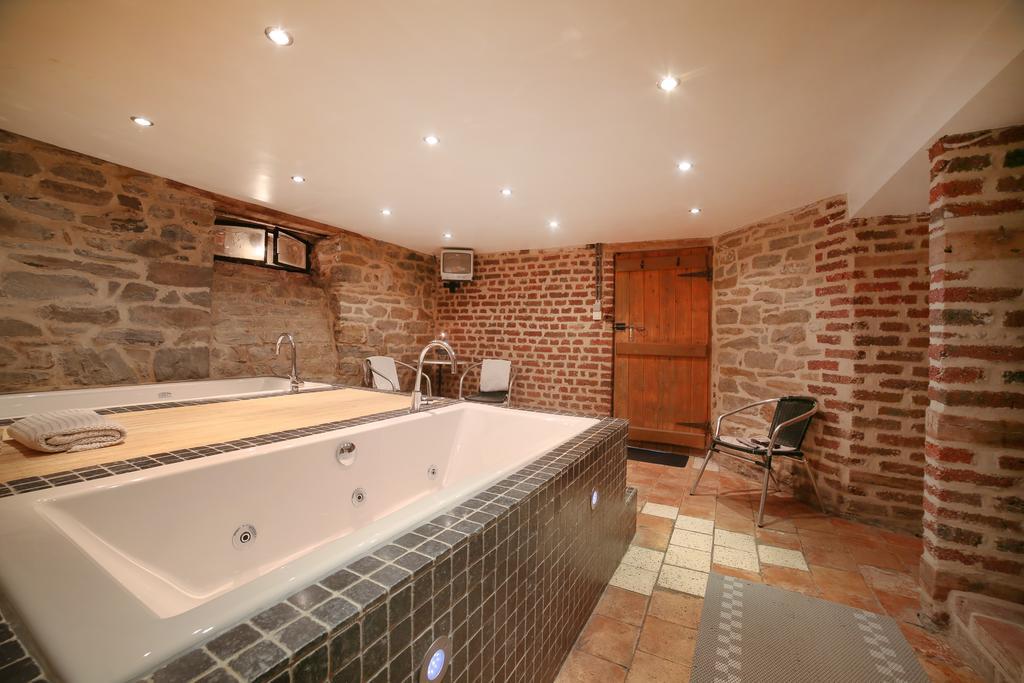 Dolce Villa Pool And Wellness Francorchamps Bagian luar foto