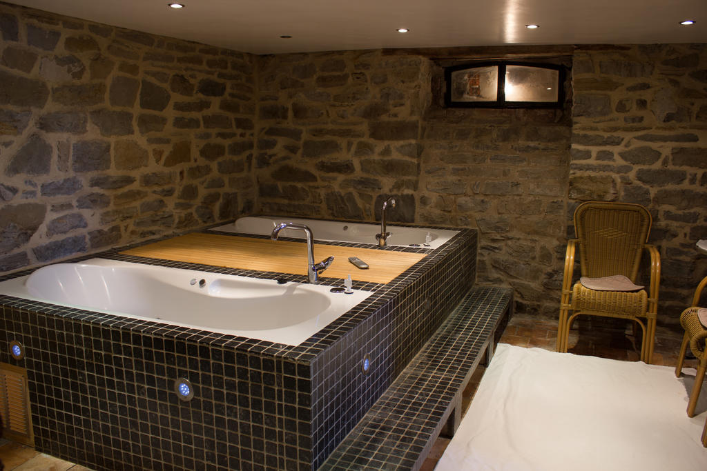 Dolce Villa Pool And Wellness Francorchamps Bagian luar foto